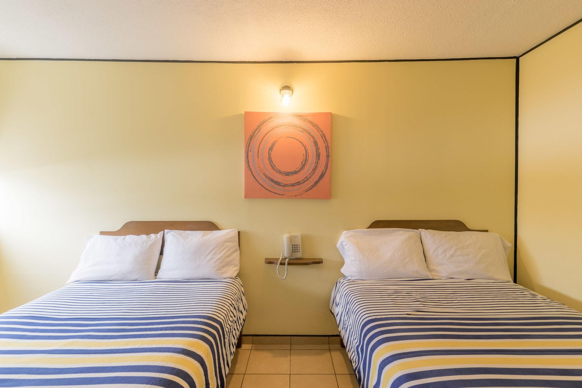Hotel Mateos 1215 Leon Exterior photo